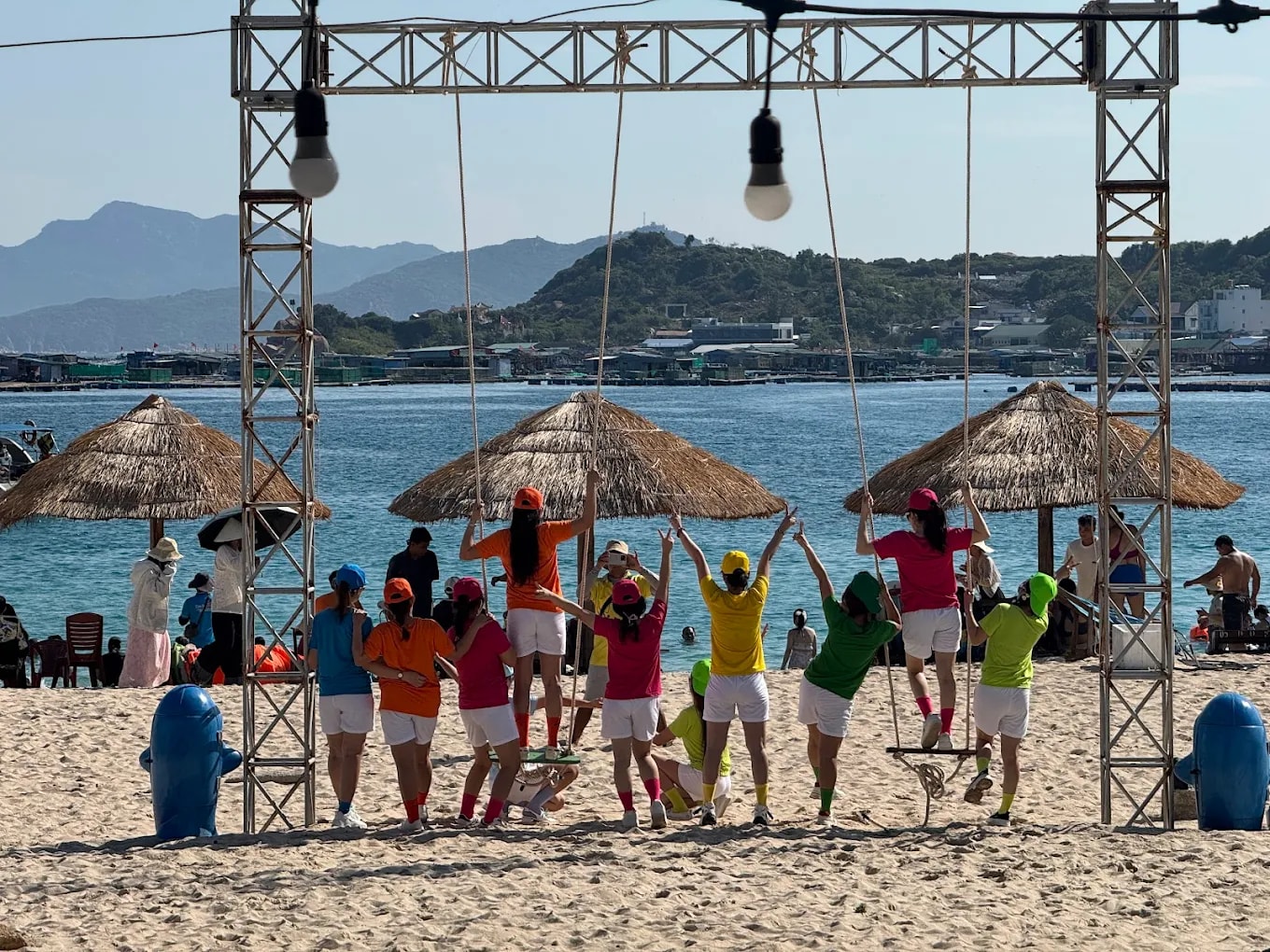 Tổ chức teambuilding ở bãi Kinh 
